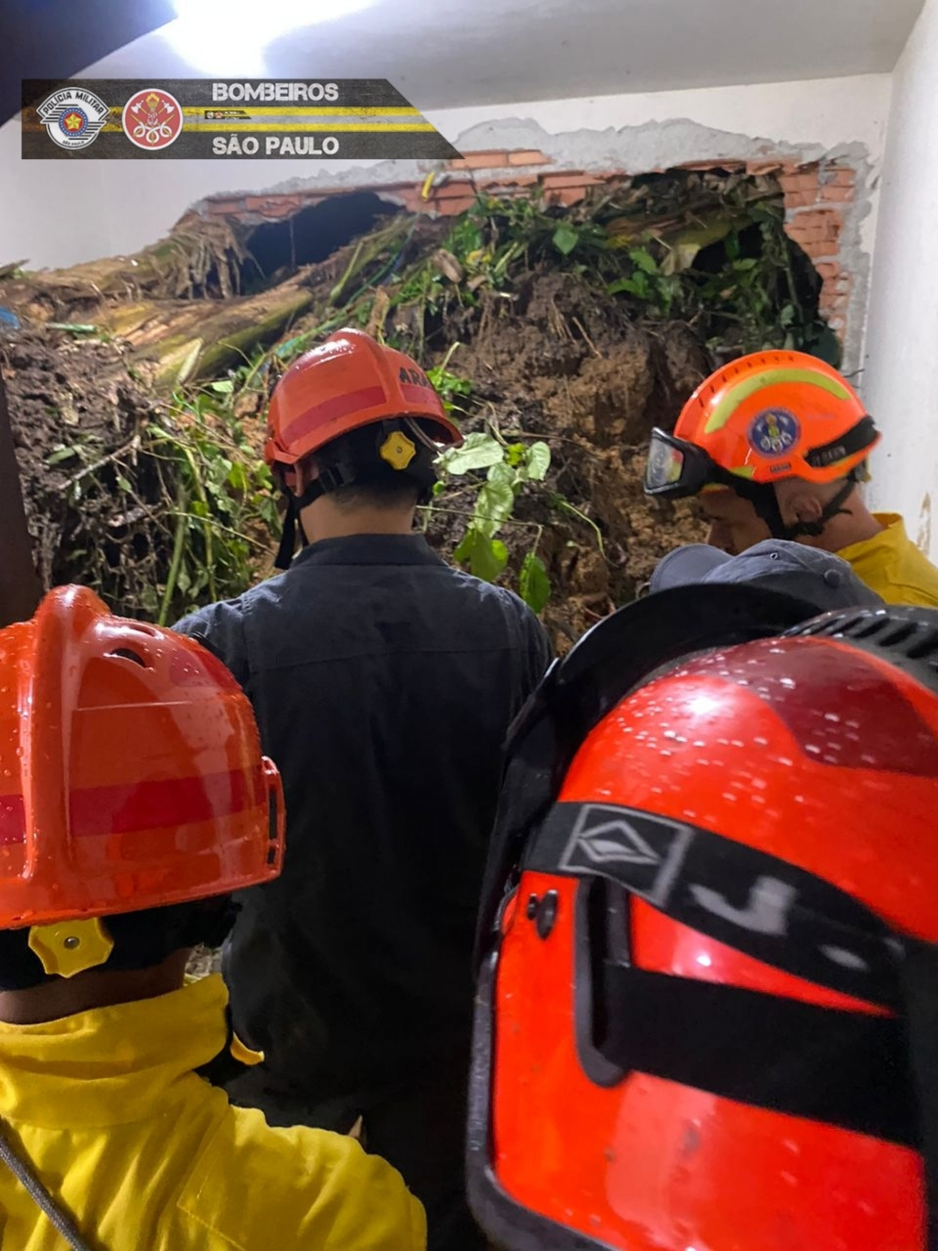 Chamado foi atendido pelo Corpo de Bombeiros por volta de 23h da sexta-feira