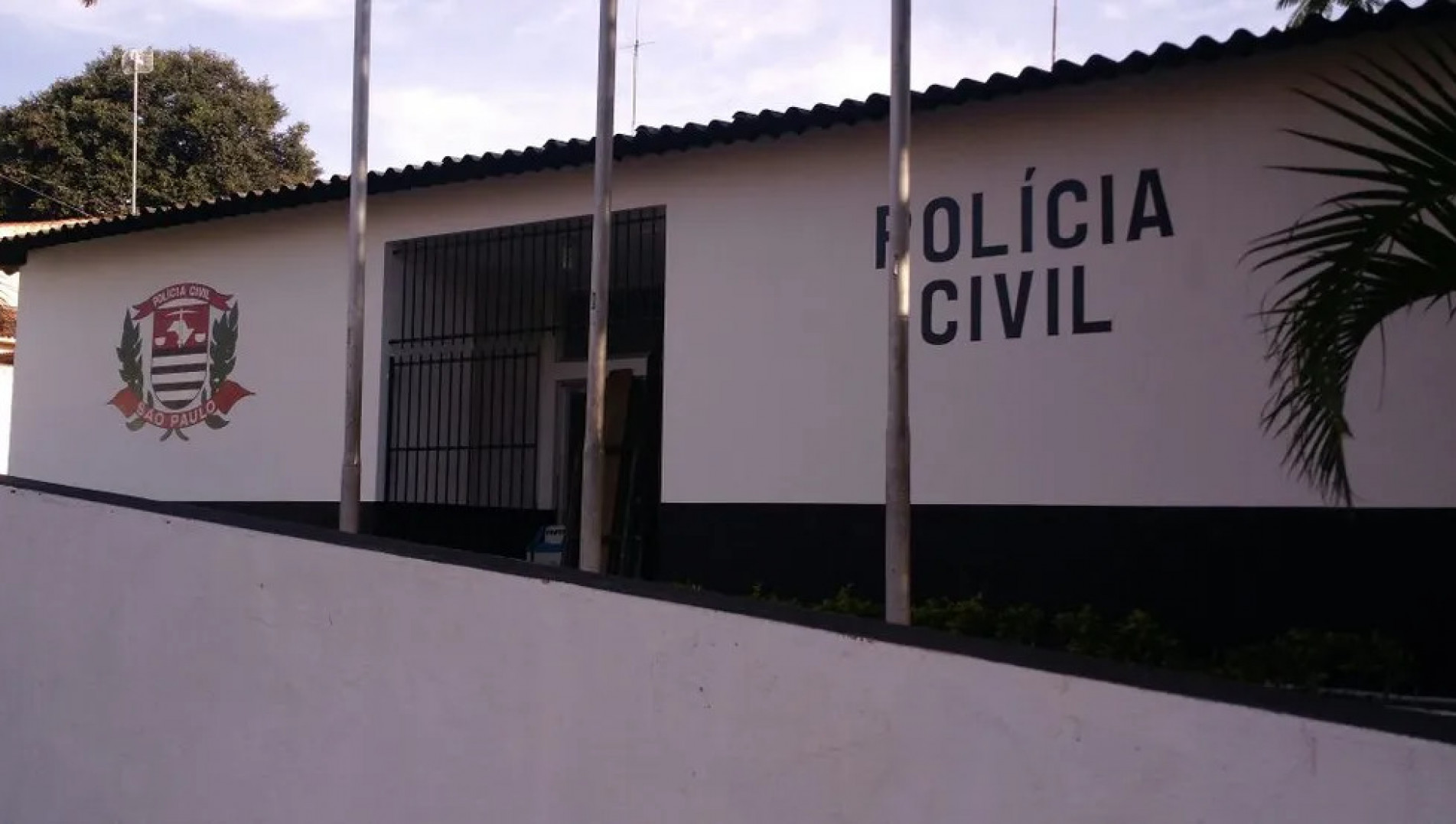 O homem foi levado à Delegacia de Salto de Pirapora, onde acabou autuado por violência doméstica, permanecendo à disposição da Justiça