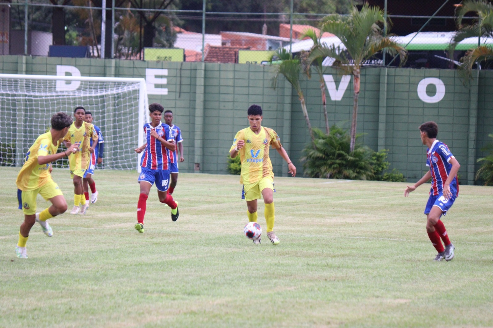 Seleção de Votorantim perdeu do Bahia por 2 a 0