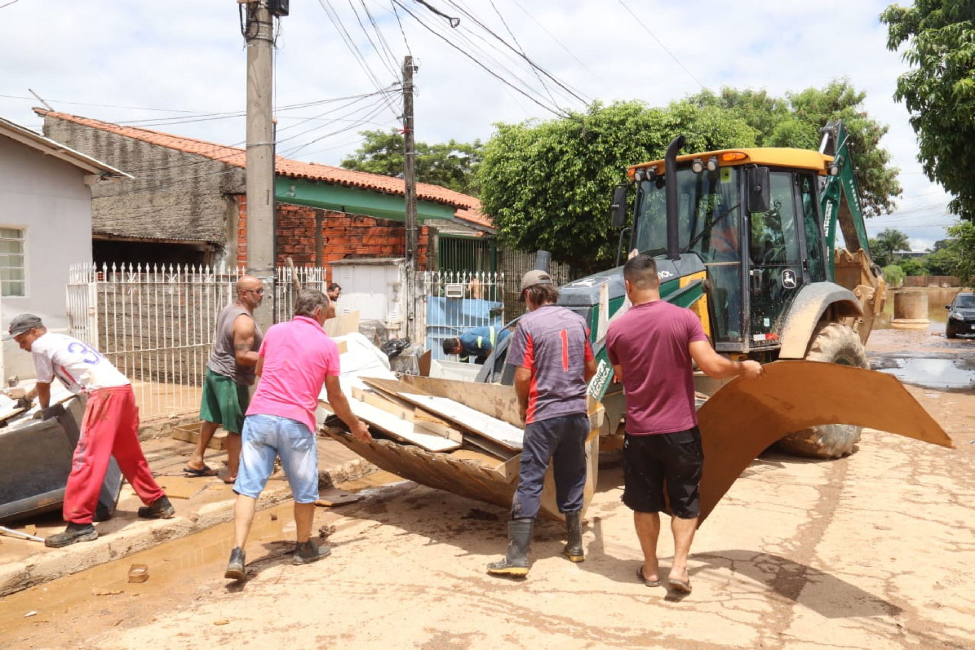 Medida autoriza a Administração Municipal a conceder ajuda financeira de até R$ 13.020,00 às pessoas em situação de vulnerabilidade social