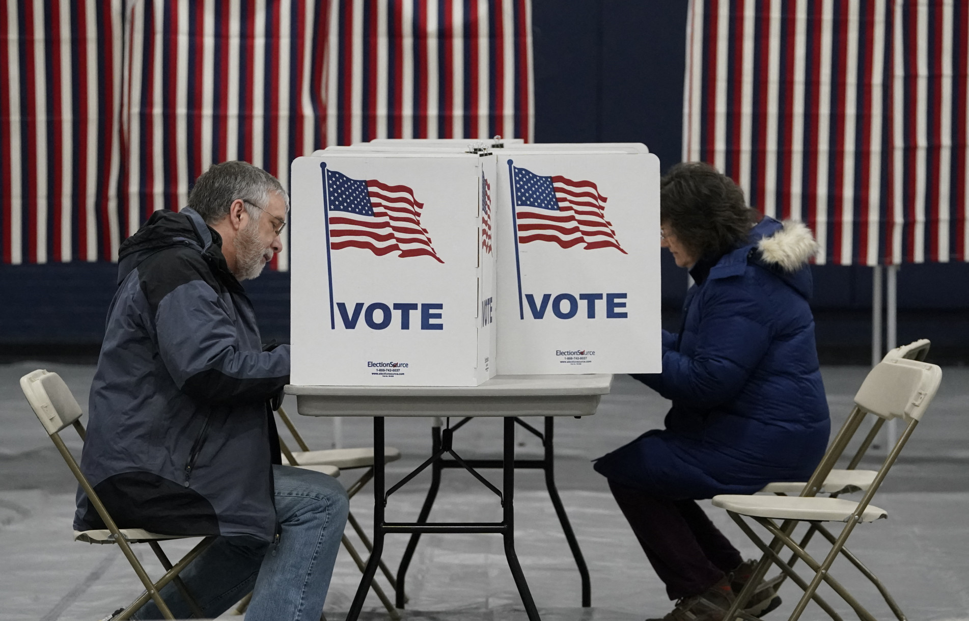 Eleição em New Hampshire praticamente garantiu Trump na disputa