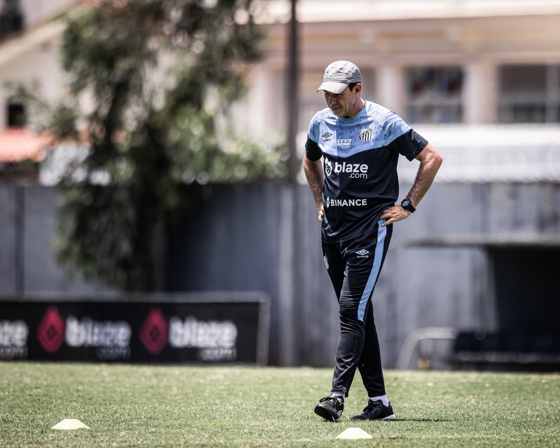 Técnico se apoia no bom começo do time na competição