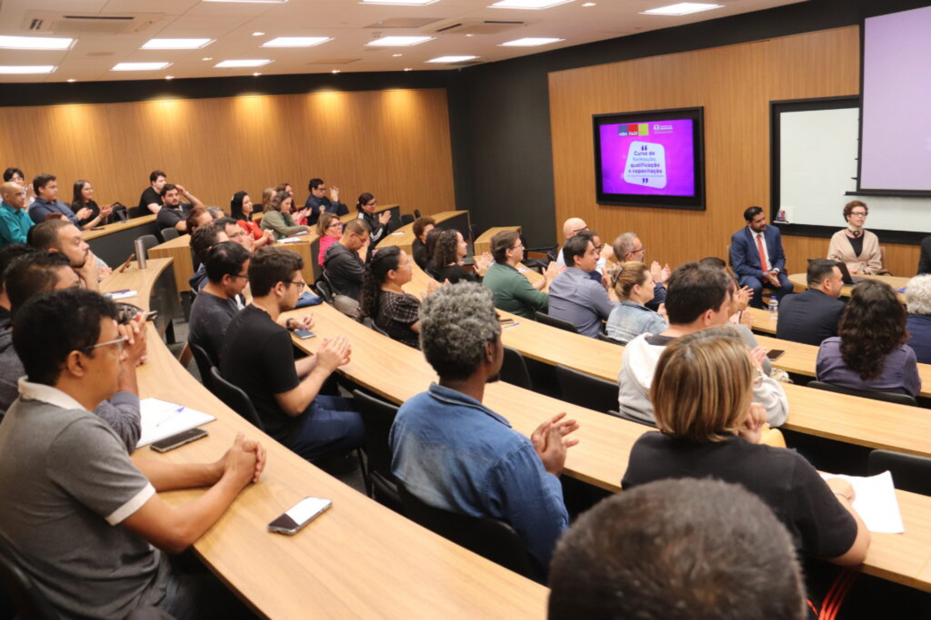 Abertura e aula inaugural, no dia 25, contaram com a participação de autoridades e alunos