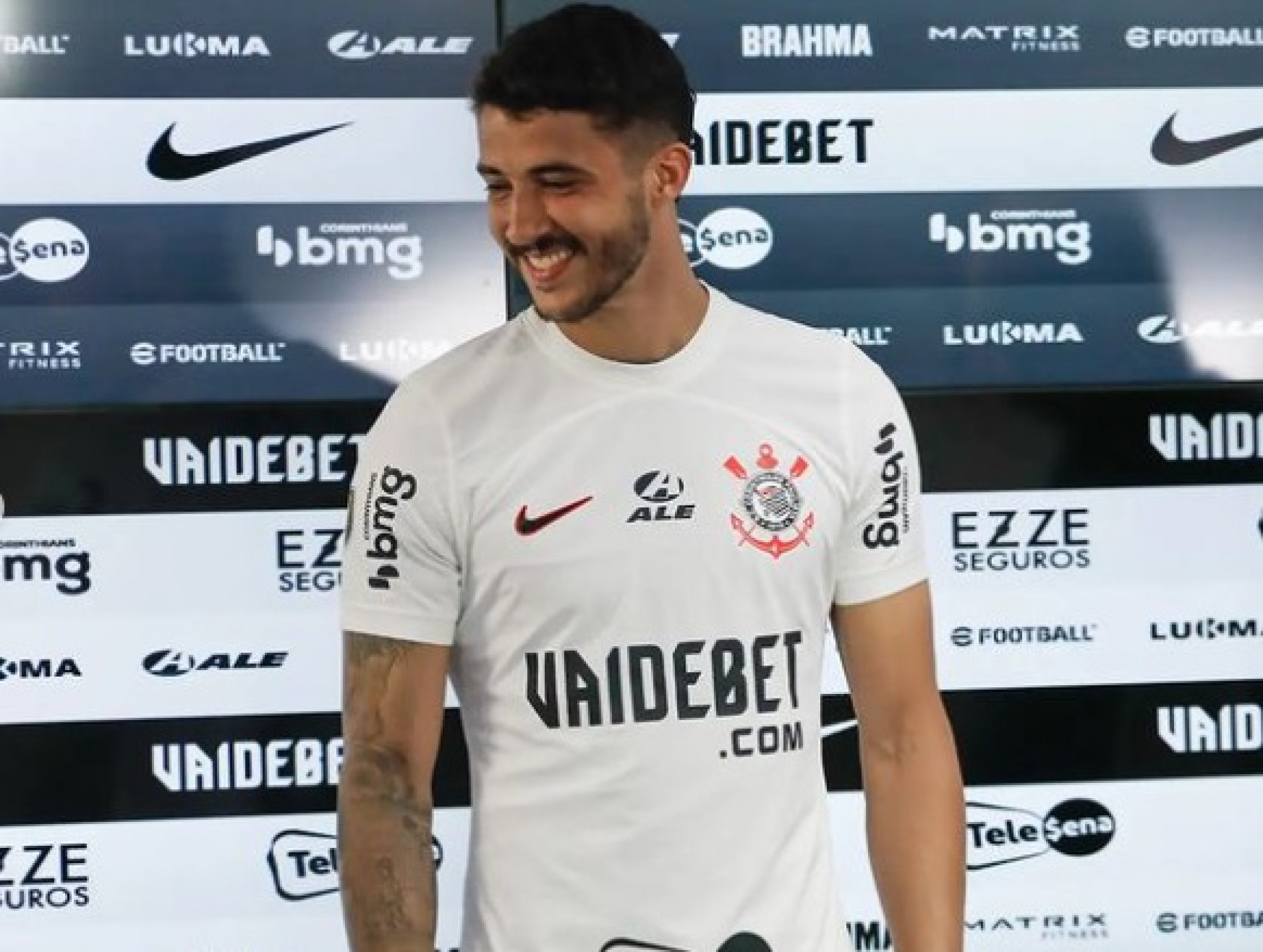 Em sua primeira declaração, o novo reforço disse que se sente apto e preparado para ajudar o clube.