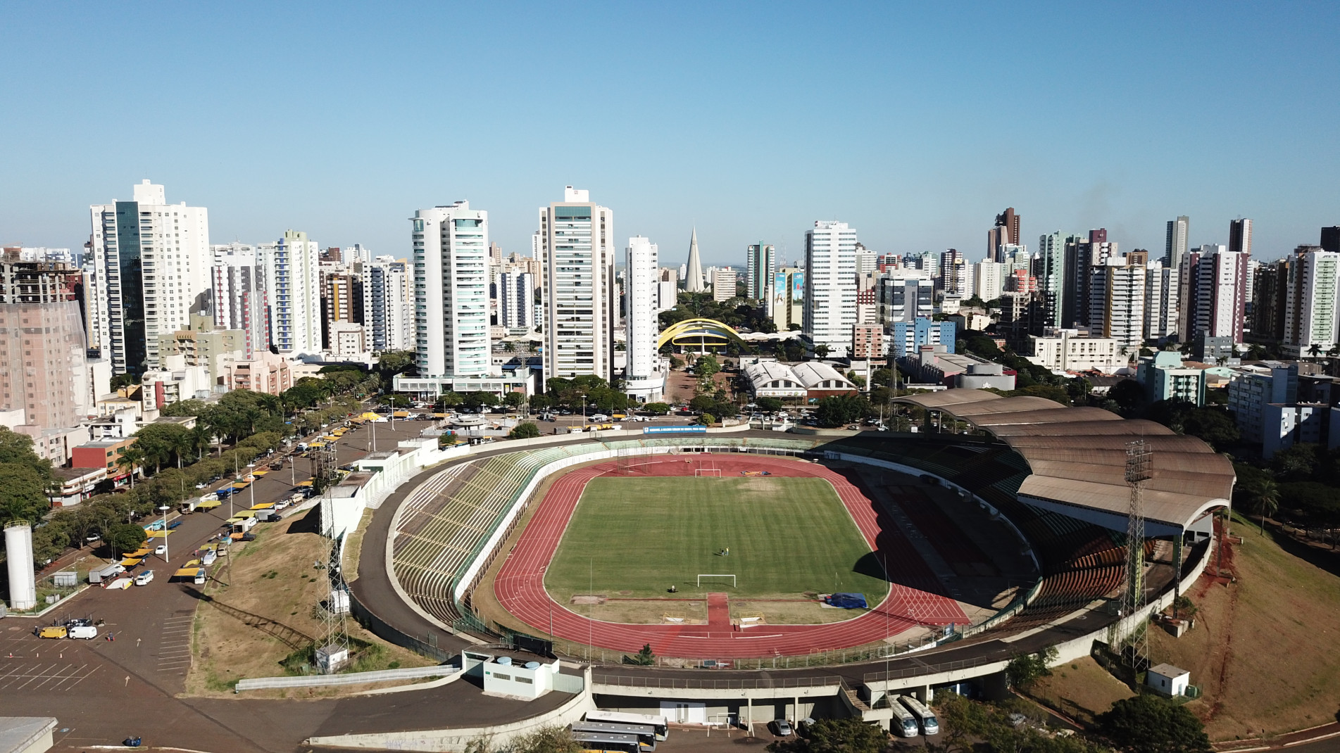 Estádio Willie Davids, em Maringá,