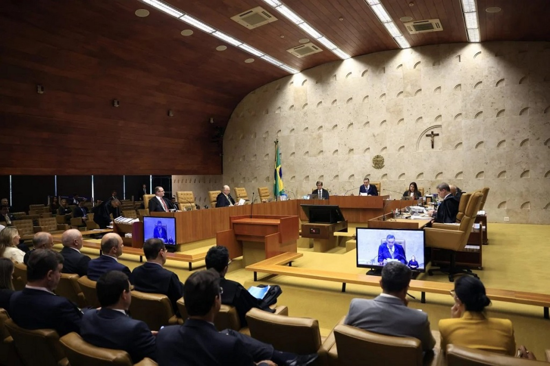 Julgamento que obriga estatais a justificar desligamentos foi concluído ontem no STJ