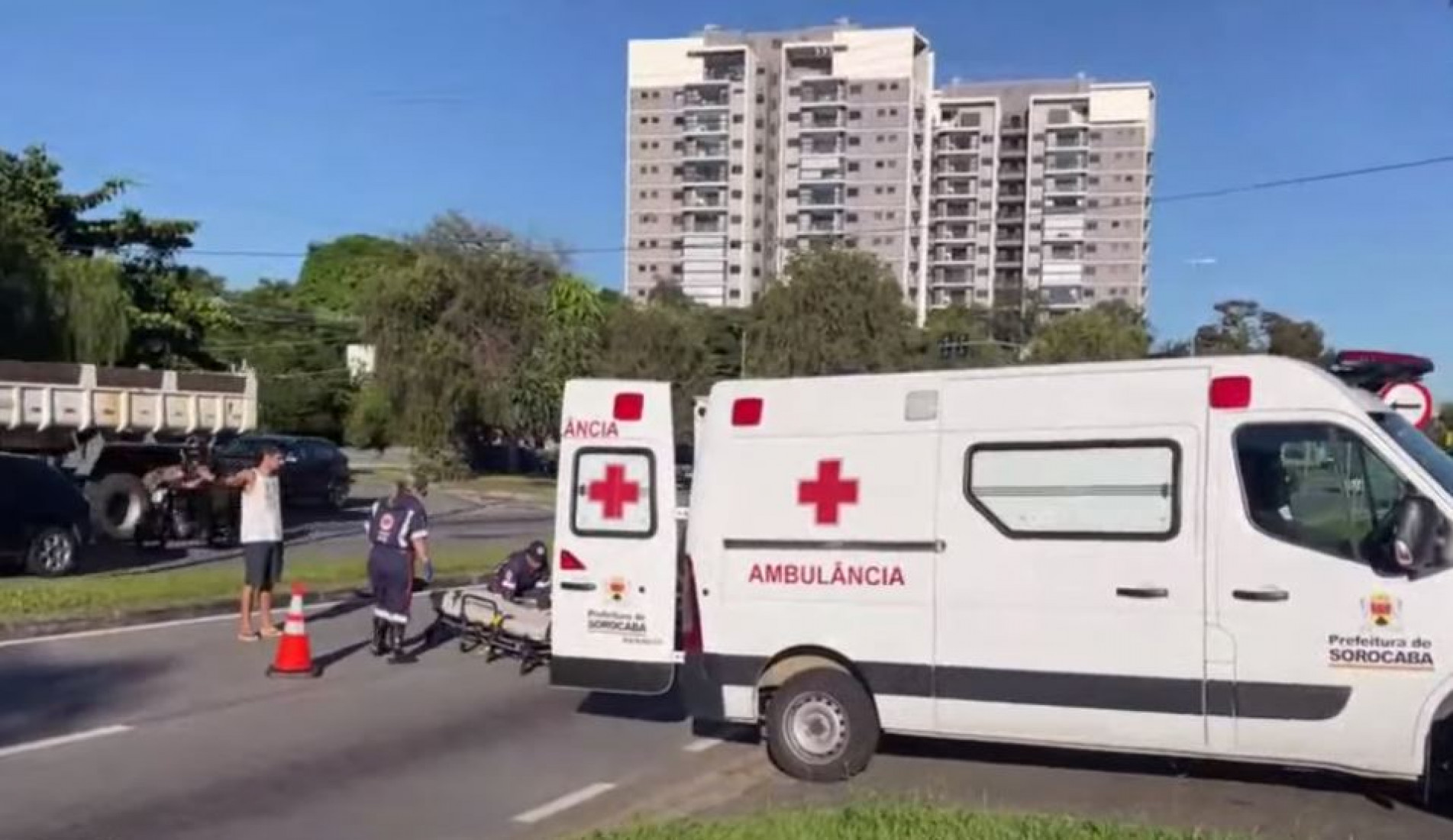 O Samu atendeu a ocorrência; vítima foi encaminhada ao Conjunto Hospitalar de Sorocaba (CHS)