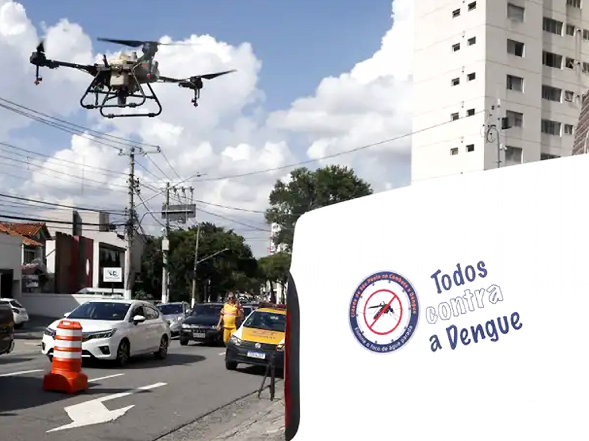 Agentes de saude da cidade de São Paulo usam drones para vistoriar prédios abandonados