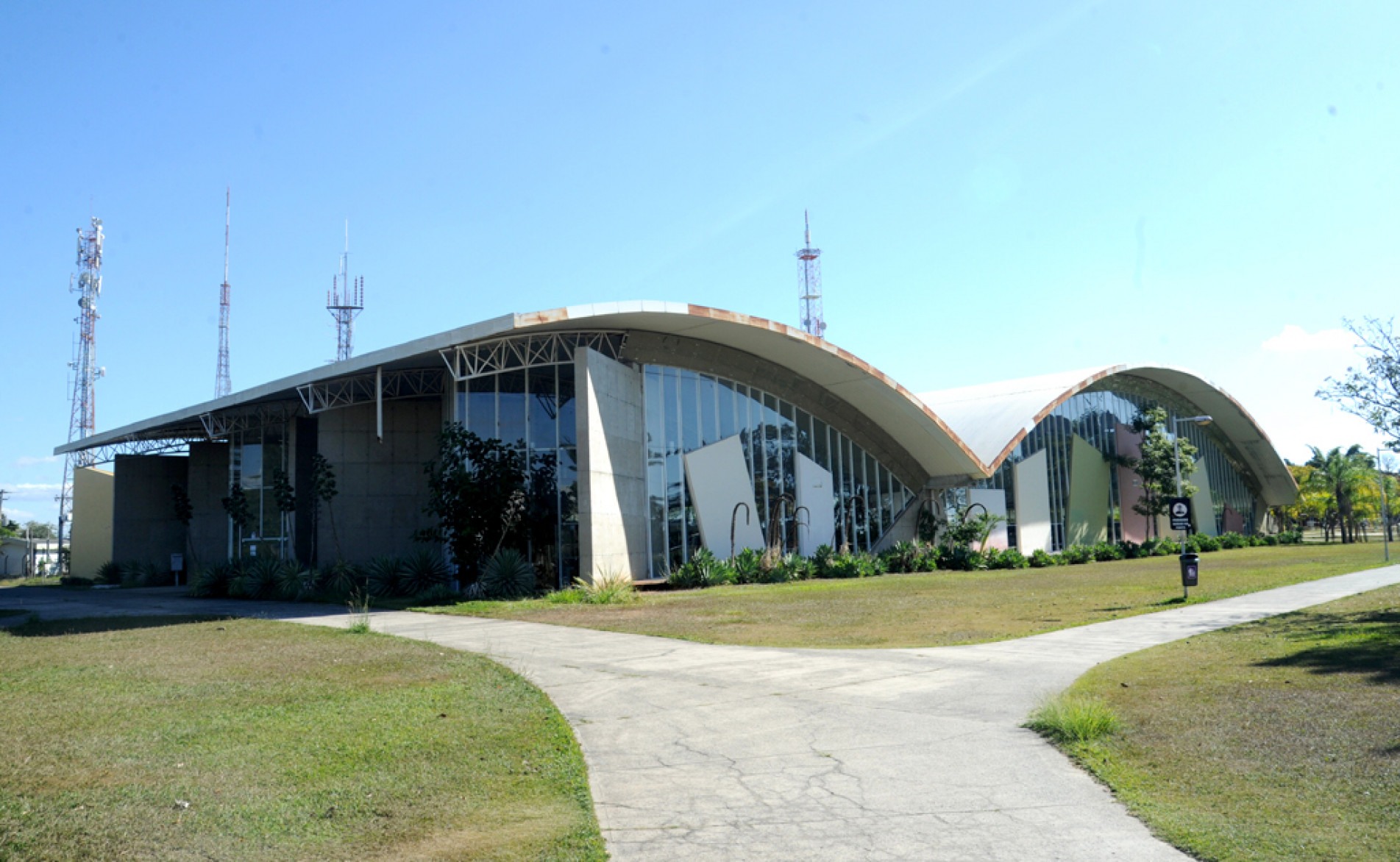 Na Biblioteca Municipal, no Alto da Boa Vista, acontece a Oficina de Rosas
