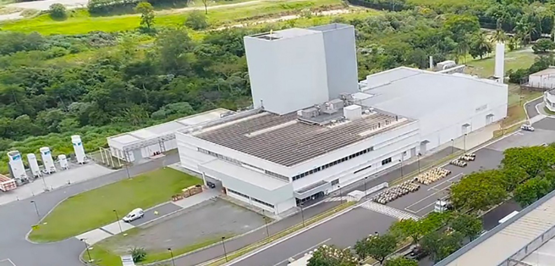 Fábrica no Alto da Boa Vista é a responsável pela produção de fibra óptica
