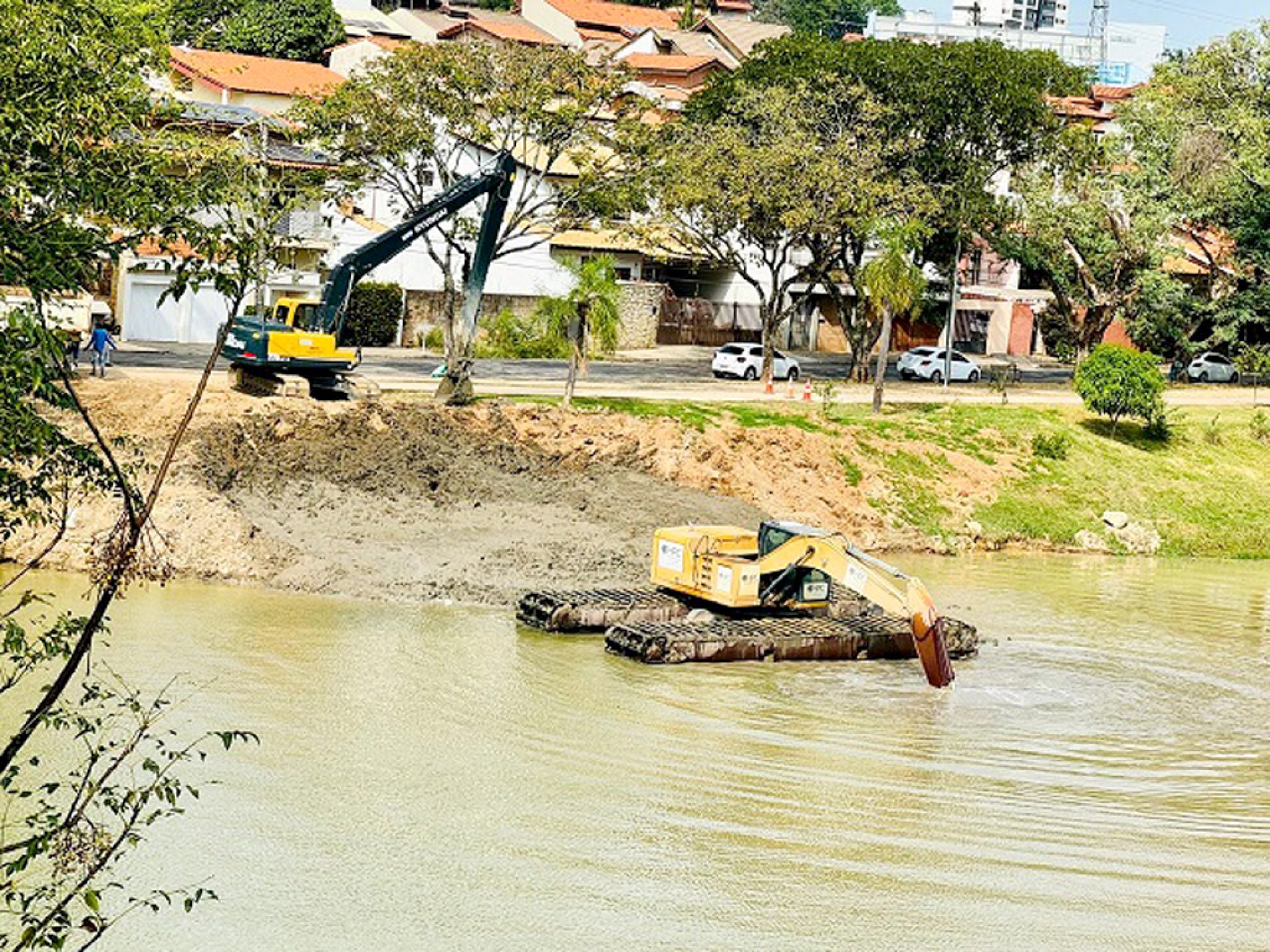 Saae Sorocaba informou que foram removidos mais de 10 mil metros cúbicos (714 caminhões) de sedimentos