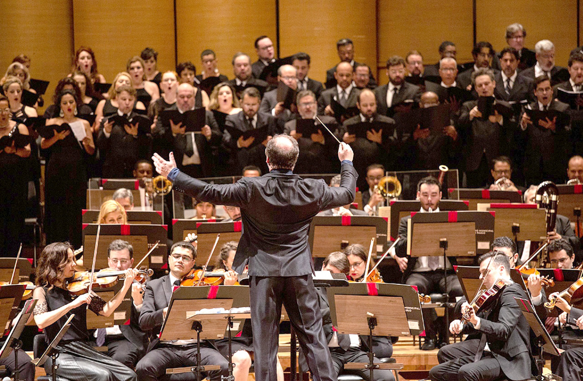 Com regência do maestro Roberto Minczuk, orquestra apresentará 