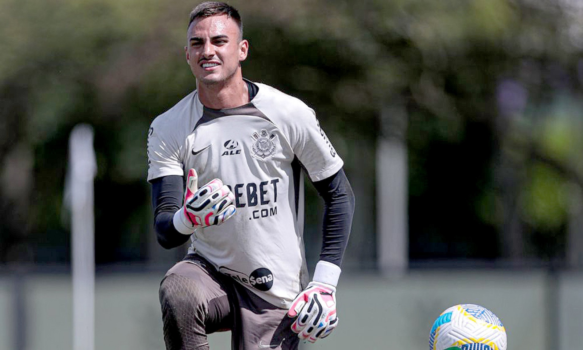 Matheus Donelli, de 22 anos, defenderá a meta corintiana