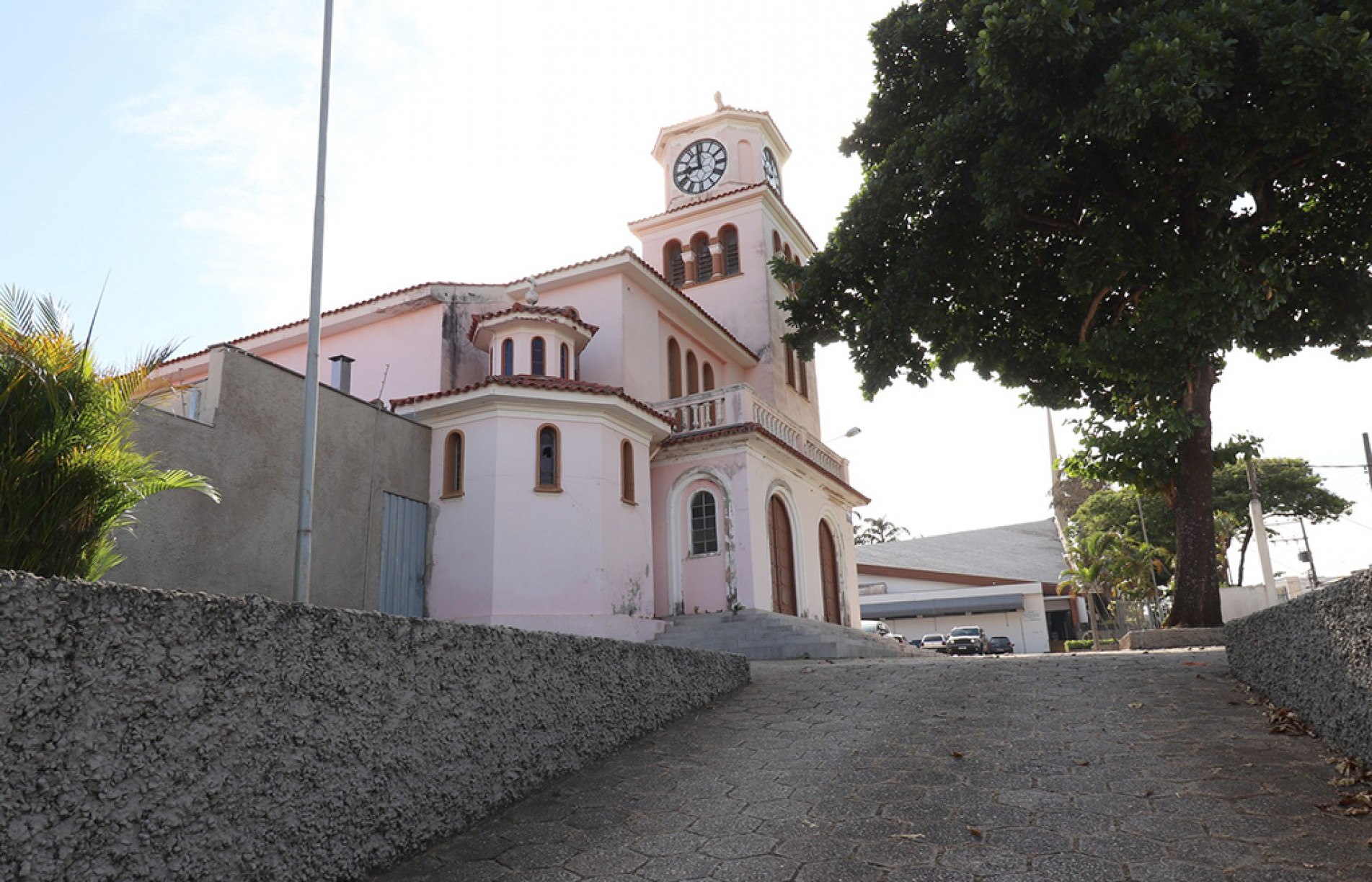 Igreja da Paróquia de Santa Rita de Cássia, construída em 1923, é um dos marcos do Além Linha
