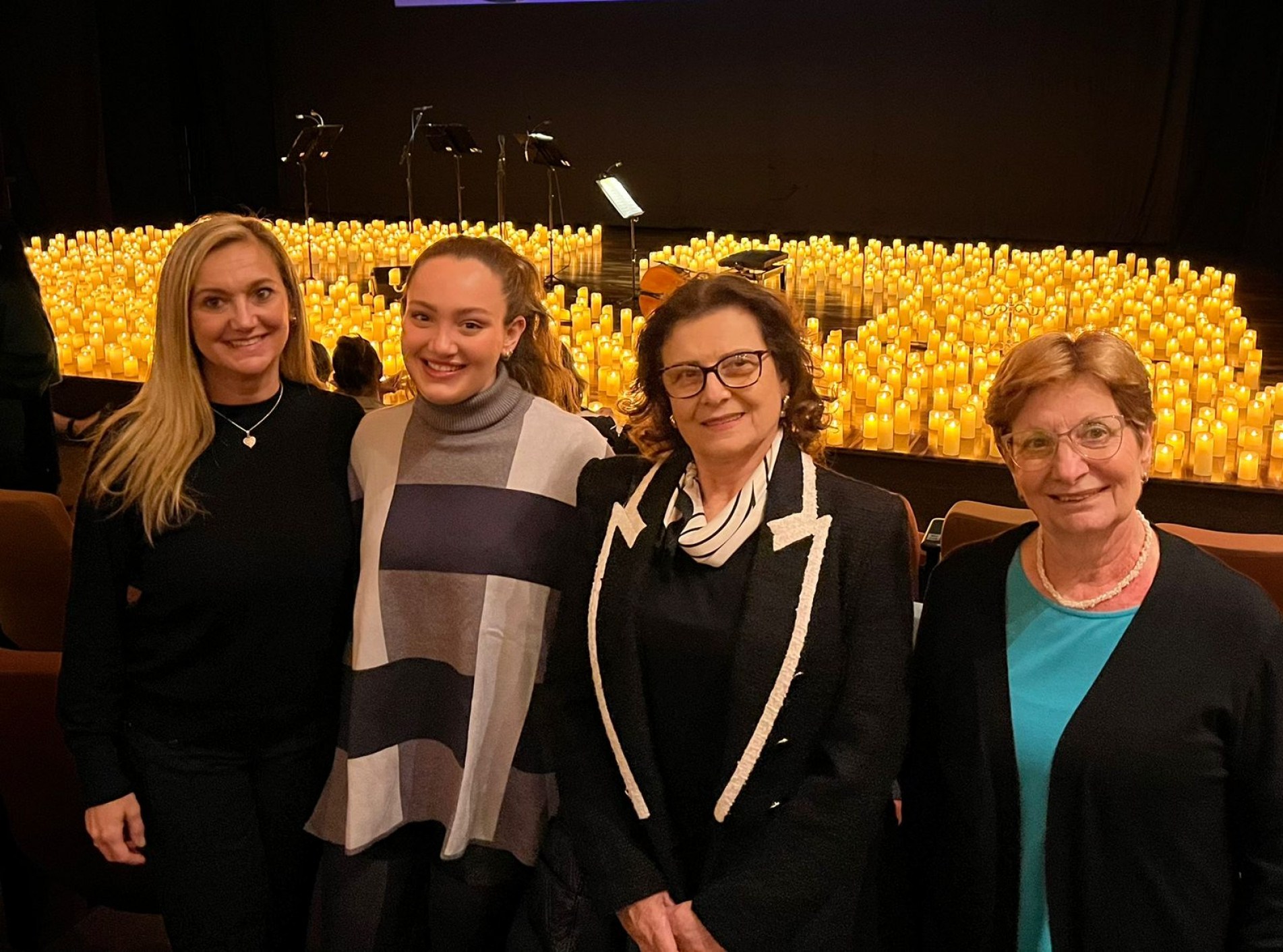 Ana Laura Rosa Buffo, Vittoria Buffo, Silma Buffo e Valéria Rosa prestigiaram a apresentação