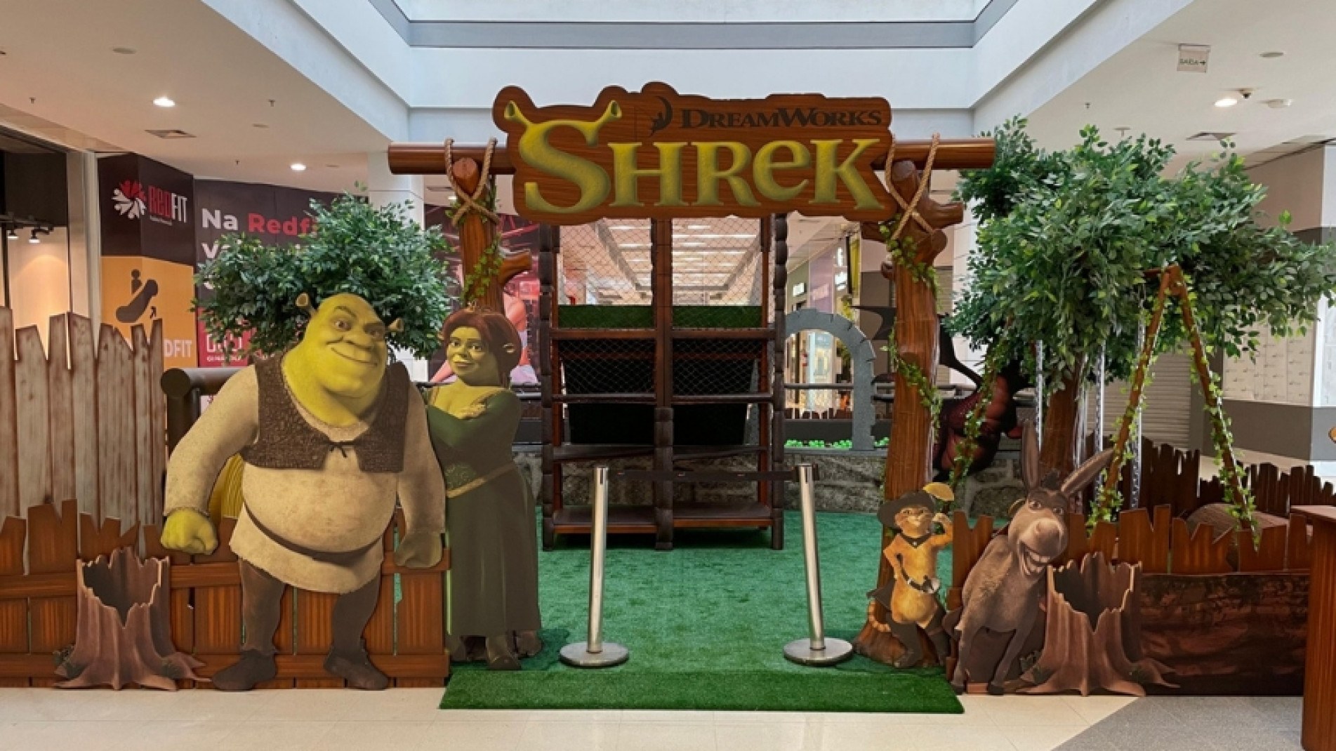 Atração infantil inspirada no reino do Shrek ficano Shoppin Cianê até o dia 28 de julho