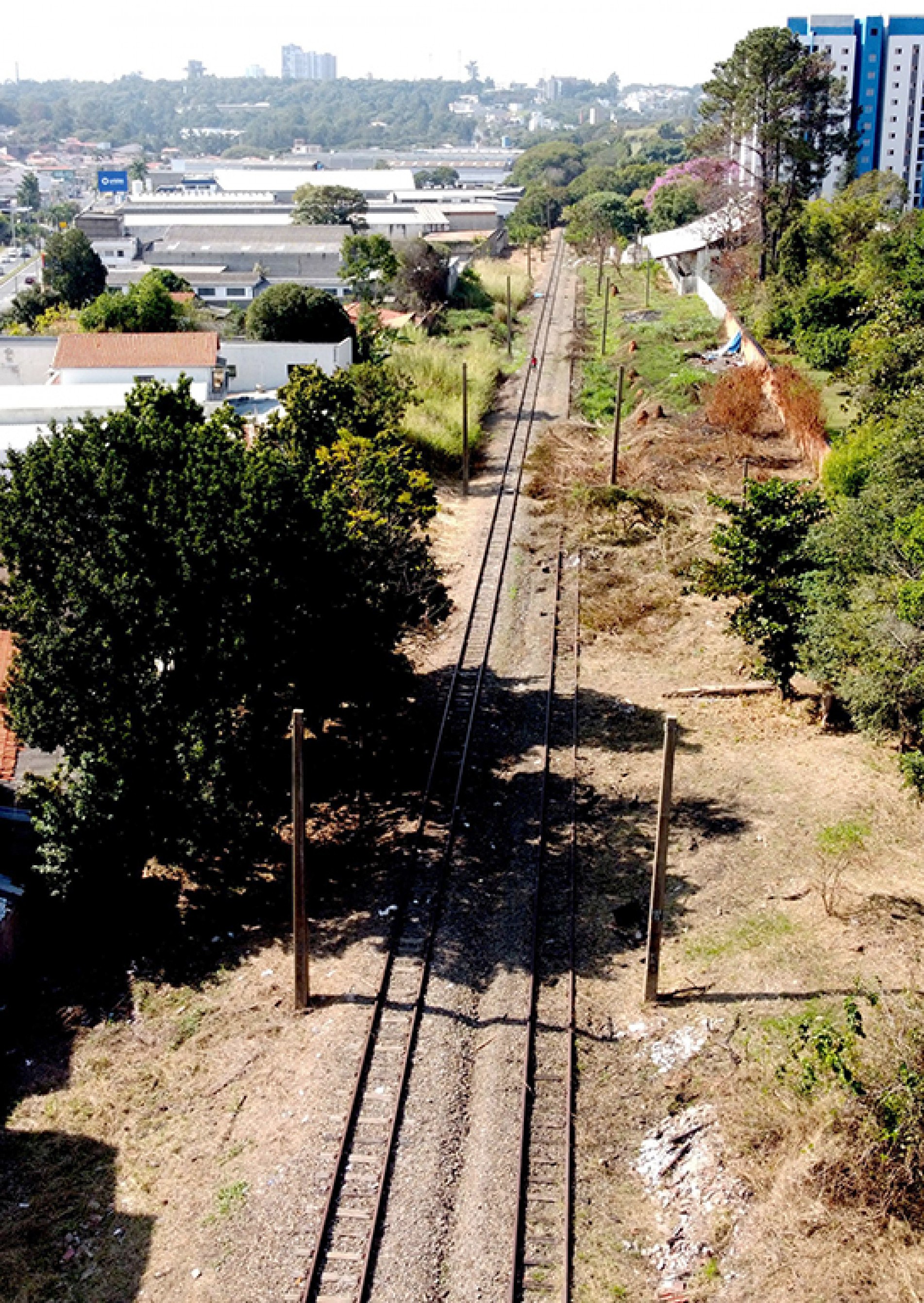 Ferrovia não é atualmente utilizada no município
