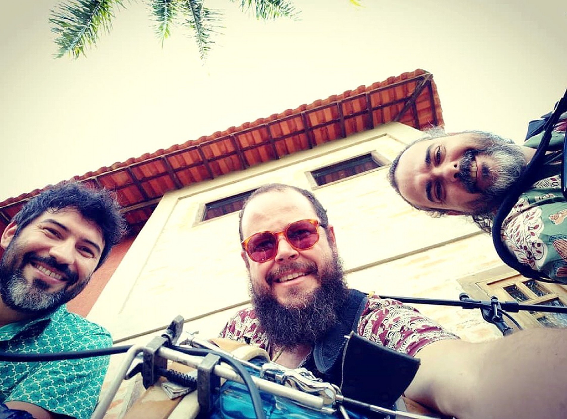 Trio Macaíba se apresenta a partir das 20h 
e promete um show dançante
