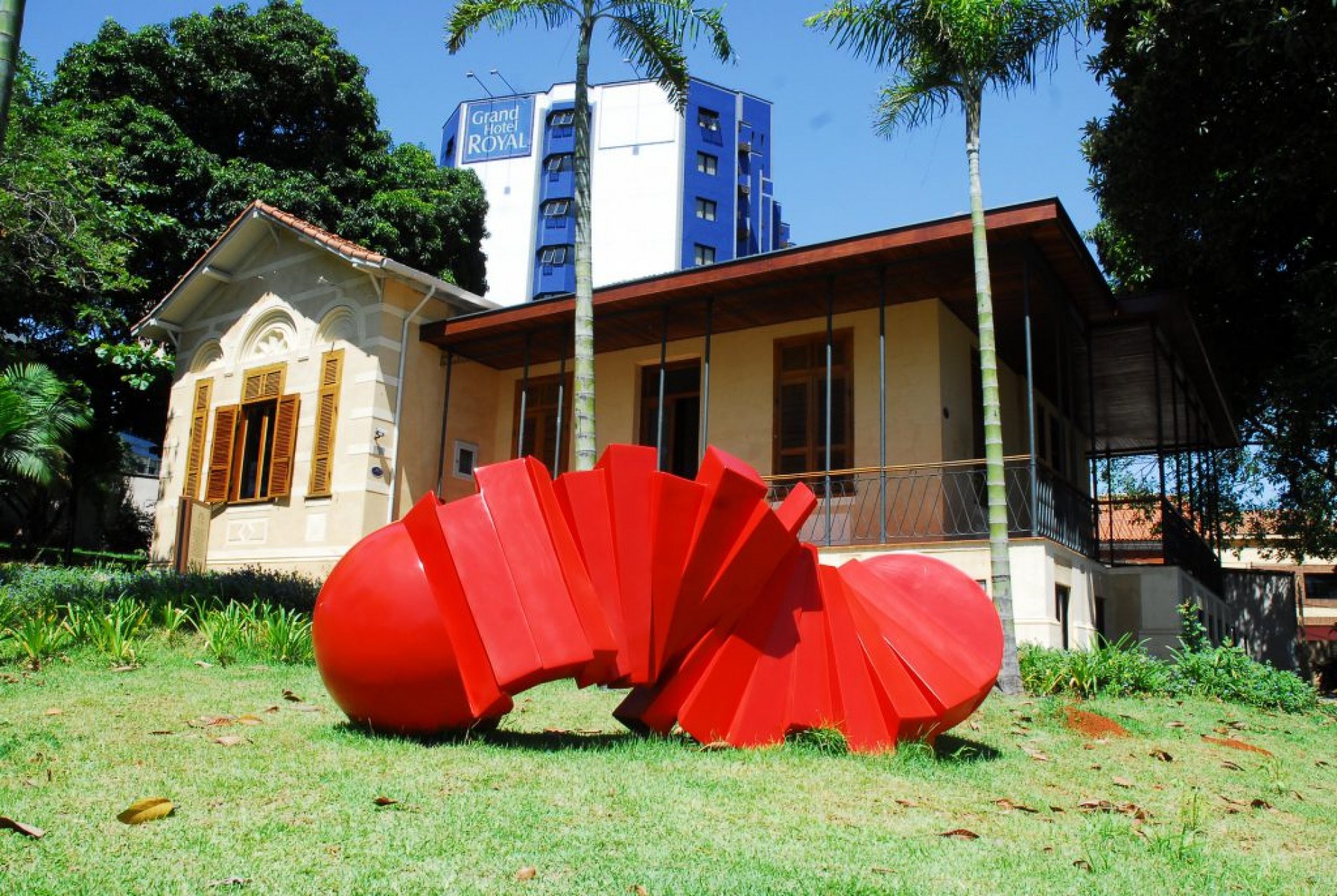 Inscrições no Chalé Francês, localizado na Avenida Afonso Vergueiro, s/n, no Centro, no Jardim Maylasky