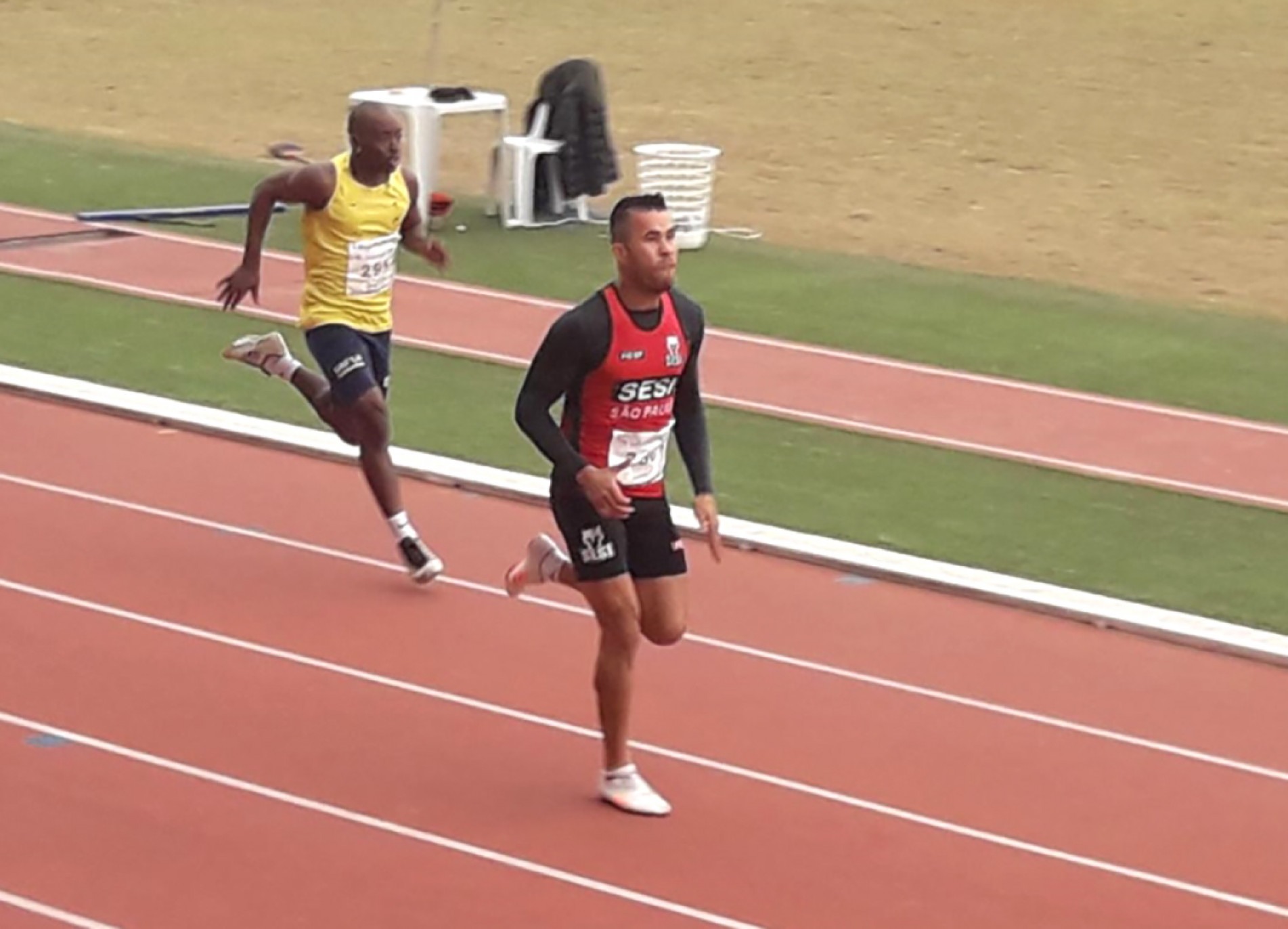 Pista de atletismo do Sesi de Votorantim é aberta apenas aos associados
