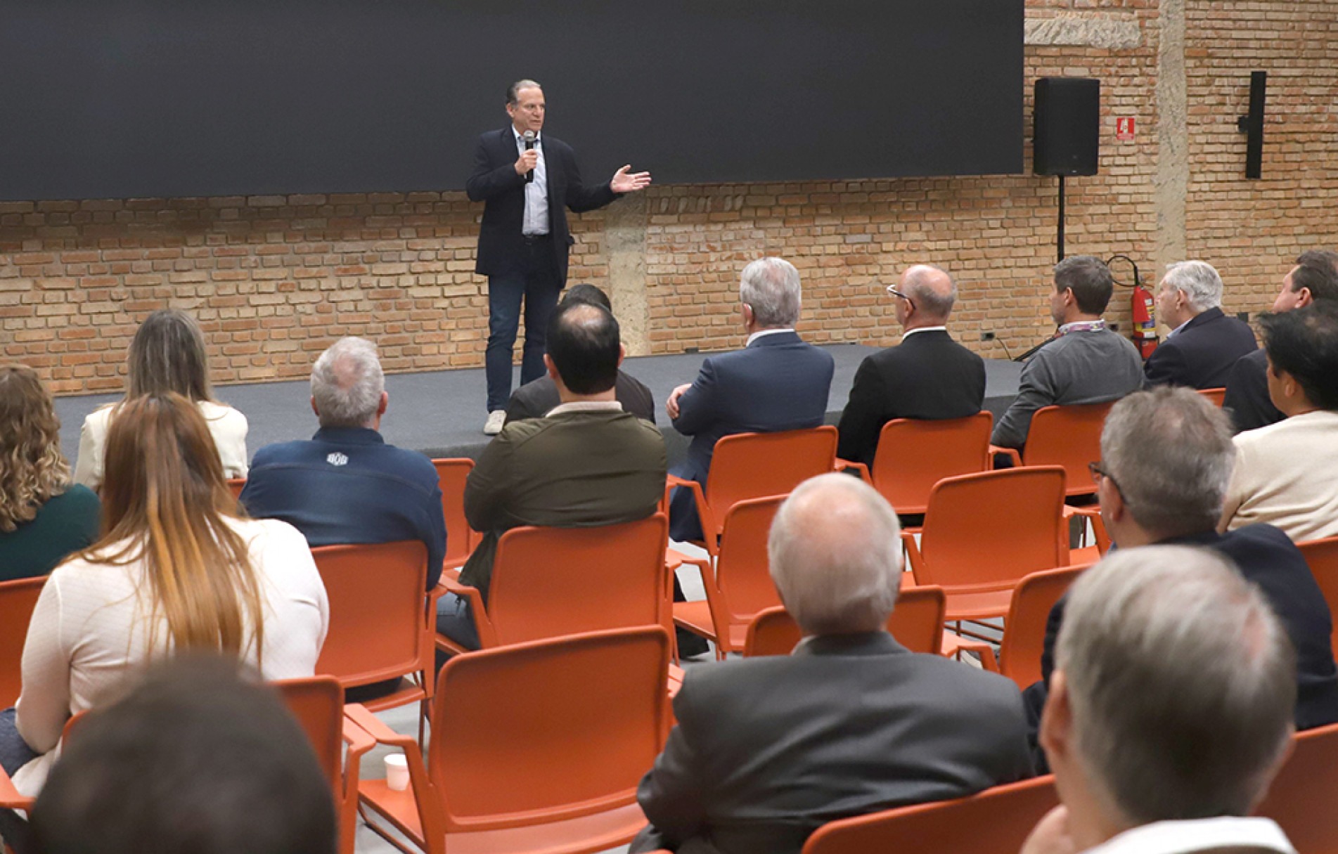 Secretário de Desenvolvimento Econômico de SP, Jorge Lima, esteve ontem no Bandeiras Centro Empresarial, em Votorantim
