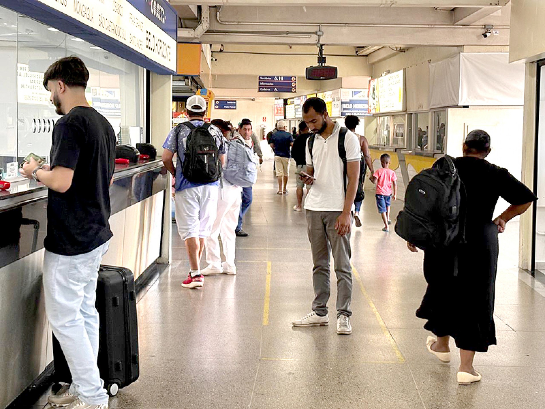 Muitos passageiros, ontem, viajavam por conta das eleições municipais
