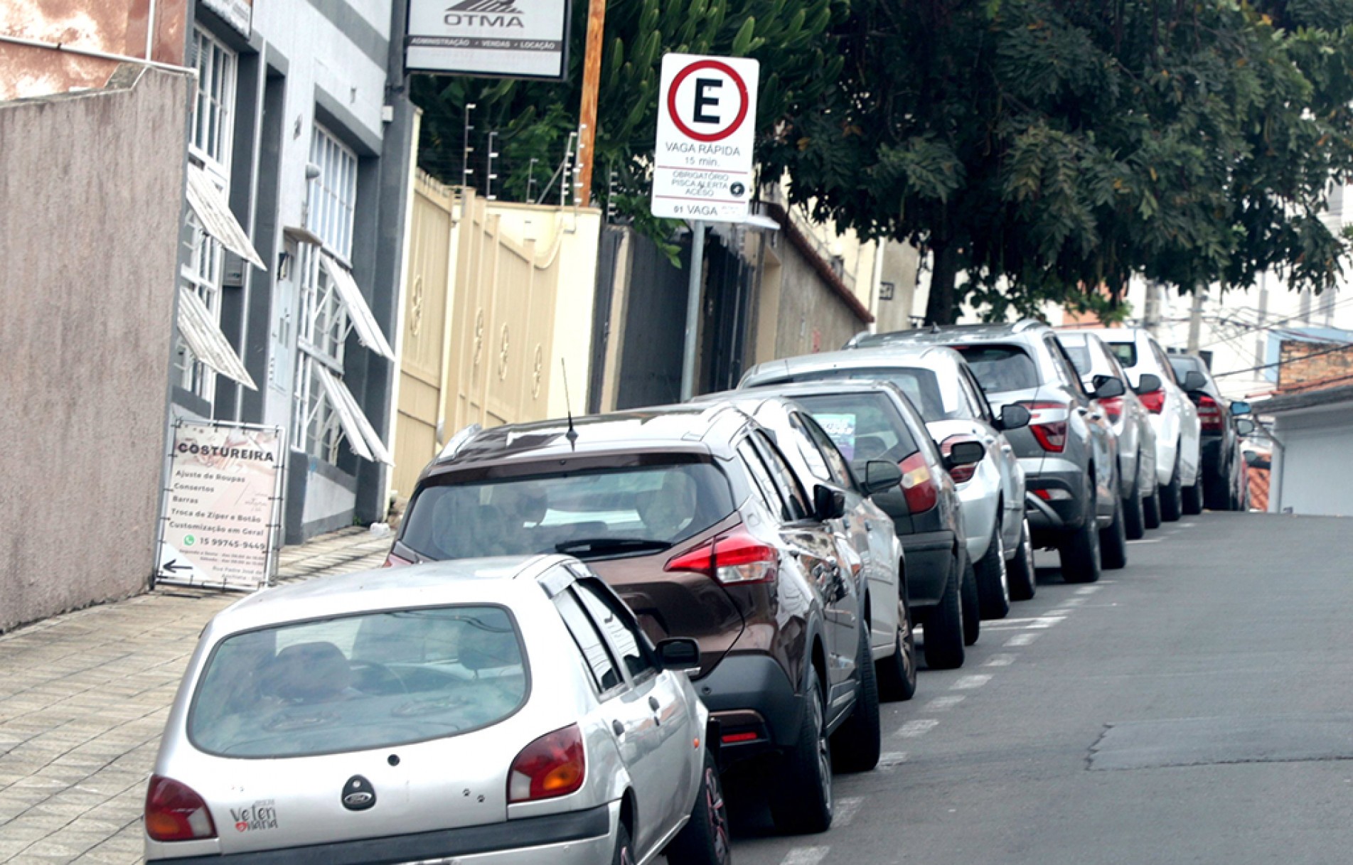 Ladrões agem mais em ruas sem movimento e proprietários podem dificultar ação instalando travas e alarmes