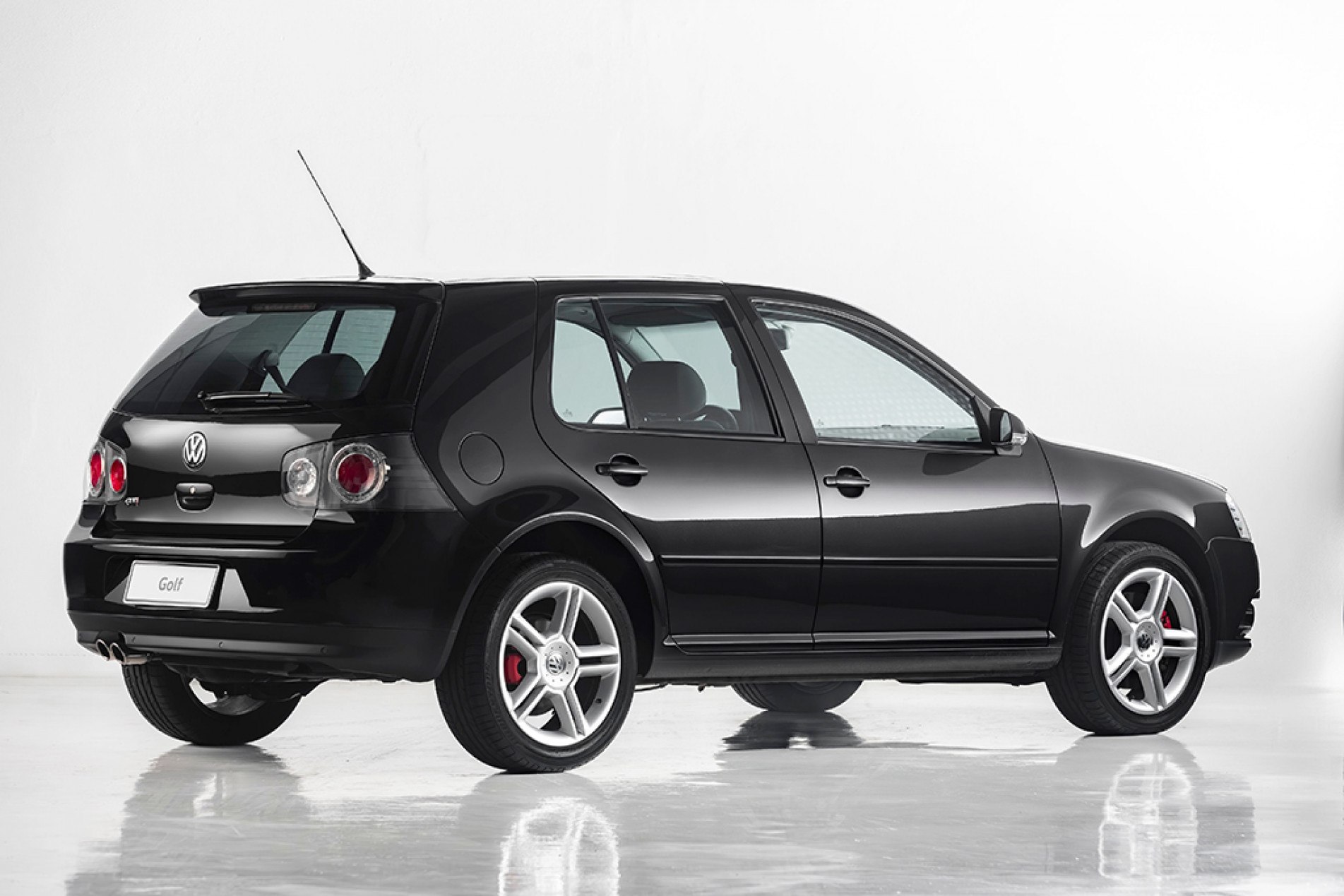 Golf GTi MK4,5 era equipado com o 