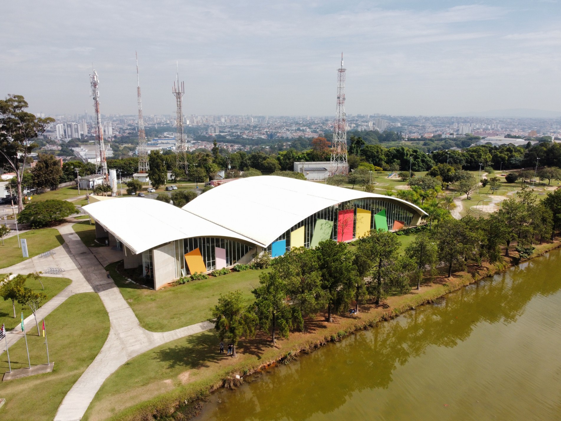 Biblioteca Municipal de Sorocaba, localizada no Alto da Boa Vista