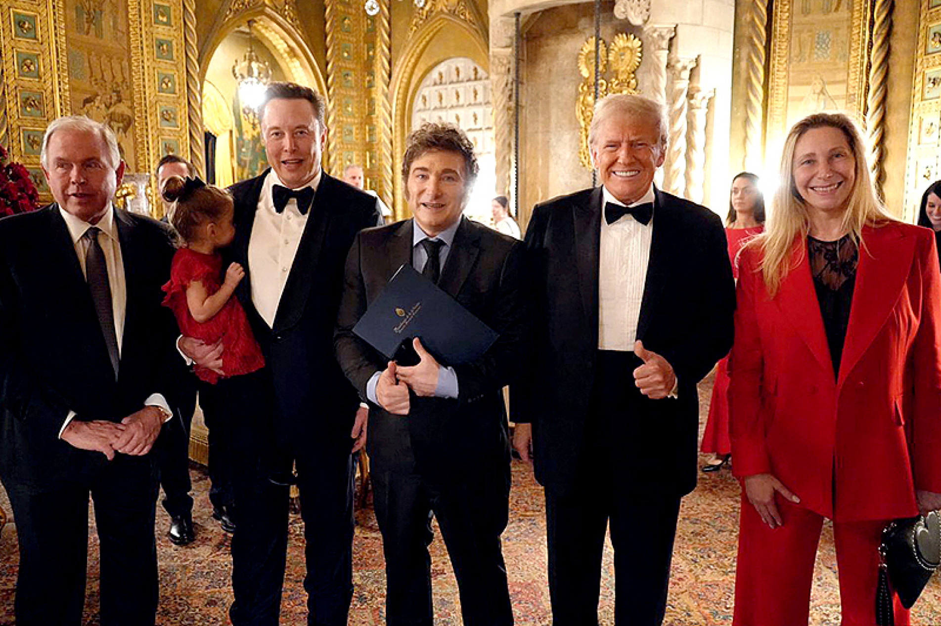 Musk, Milei e Trump estiveram juntos em jantar de gala em Palm Beach, na Flórida
