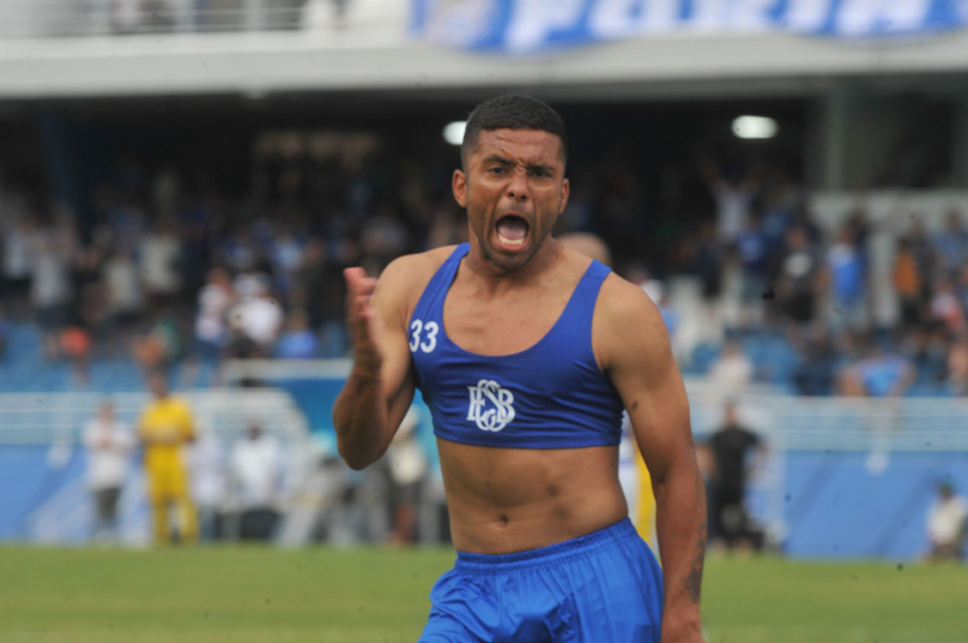 Marcos Nunes comemora gol: permanência garantida em 2025