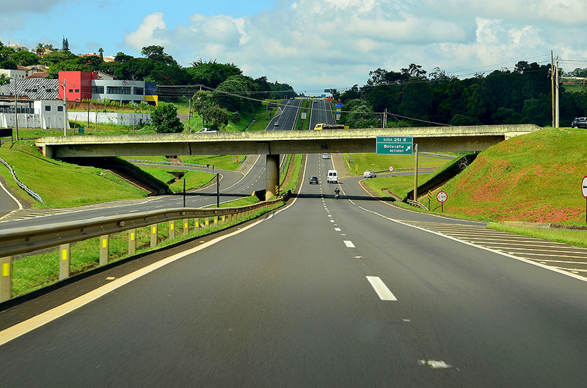 Rodovia Marechal Rondon (SP-300) atravessa Itu, Porto Feliz, Tietê e Jumirim
