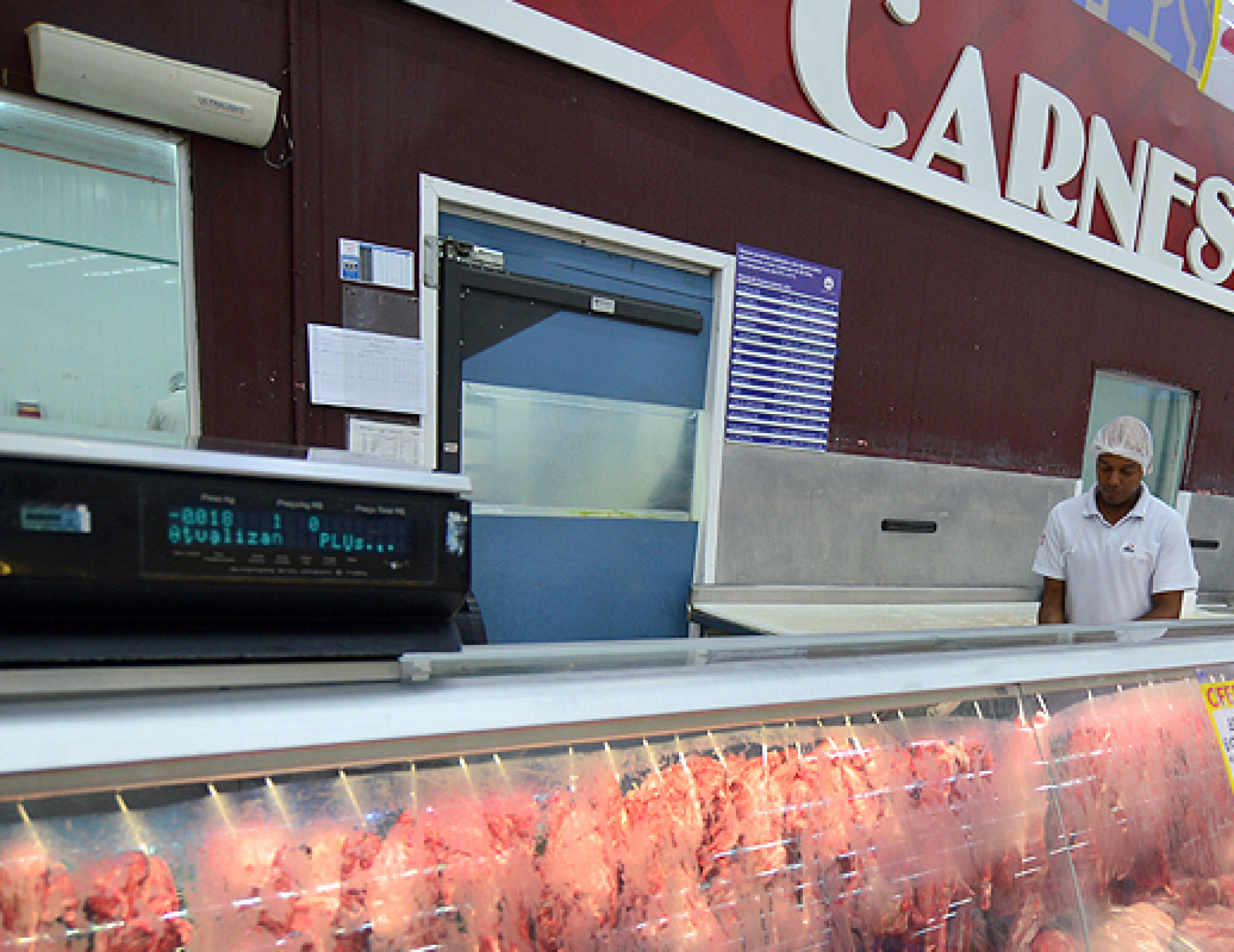 Carne bovina, batata e óleo de soja puxaram para cima o valor do conjunto de itens pesquisados nos supermercados da cidade
