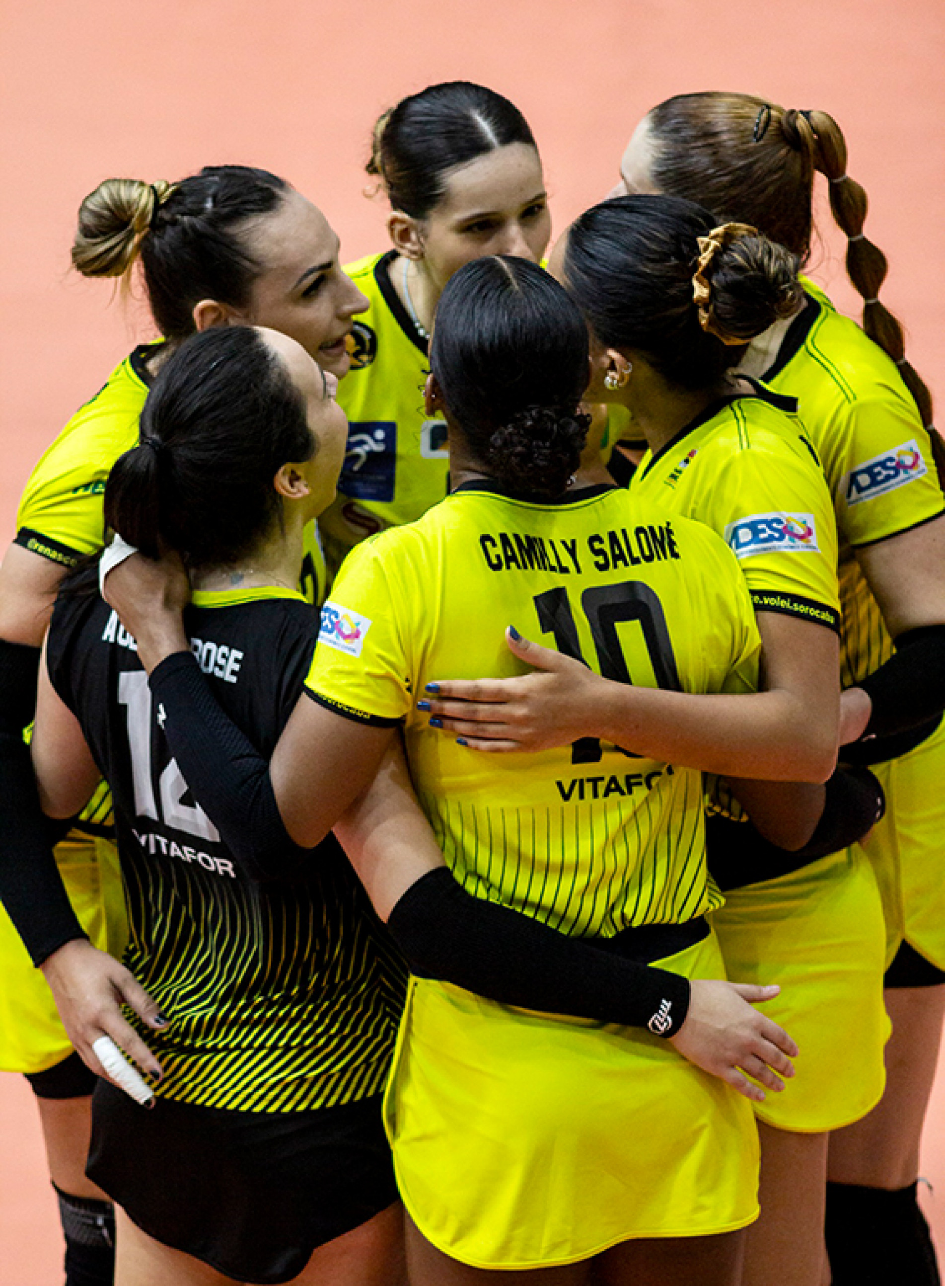 Meninas comemoram boa partida 
diante do Londrina: 3 sets a 1
