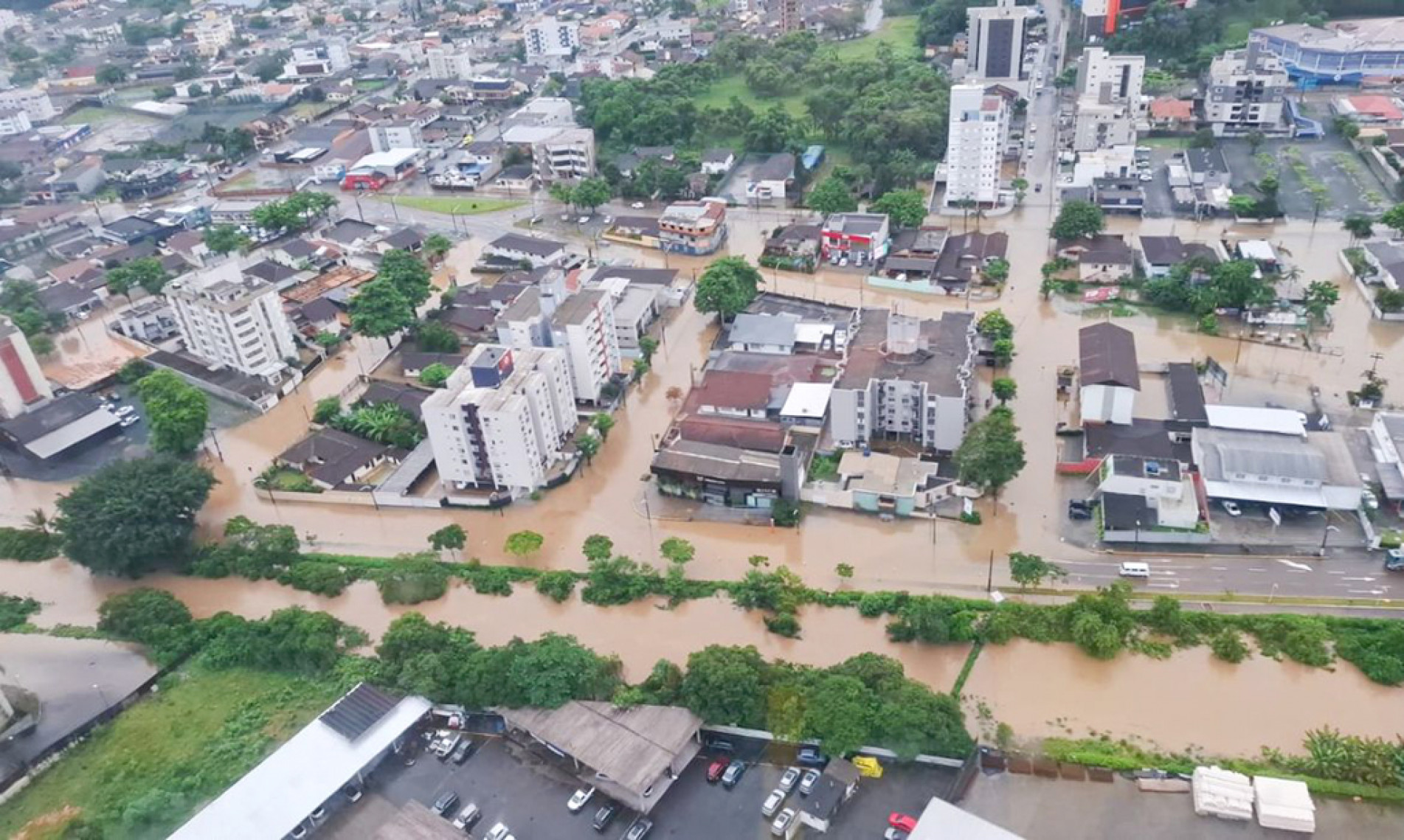 O volume de chuva foi de 120 milímetros na região em 12h