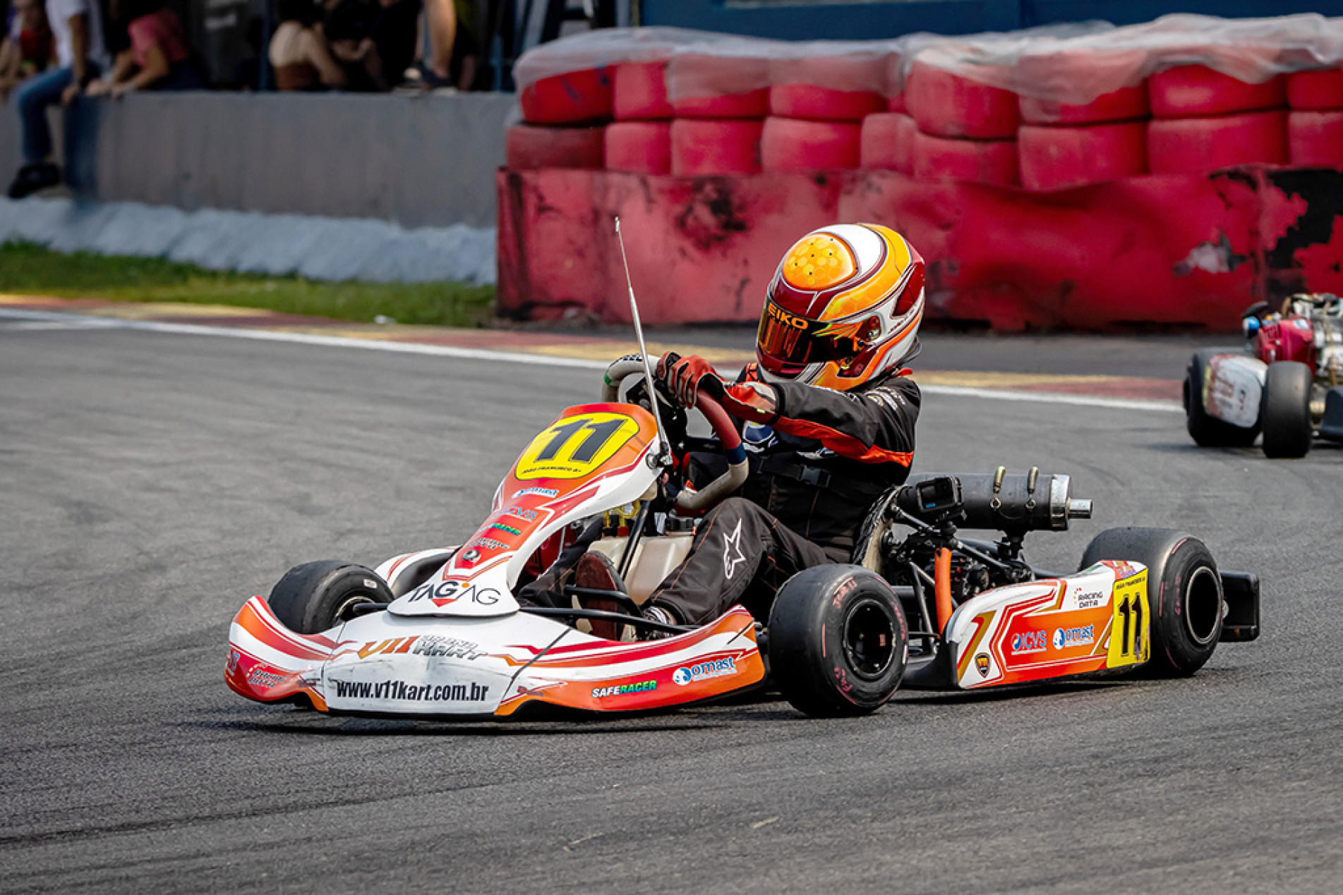 Piloto da cidade na pista do Kartódromo Ayrton Senna, em Interlagos, São Paulo: volta aos treinos em janeiro
