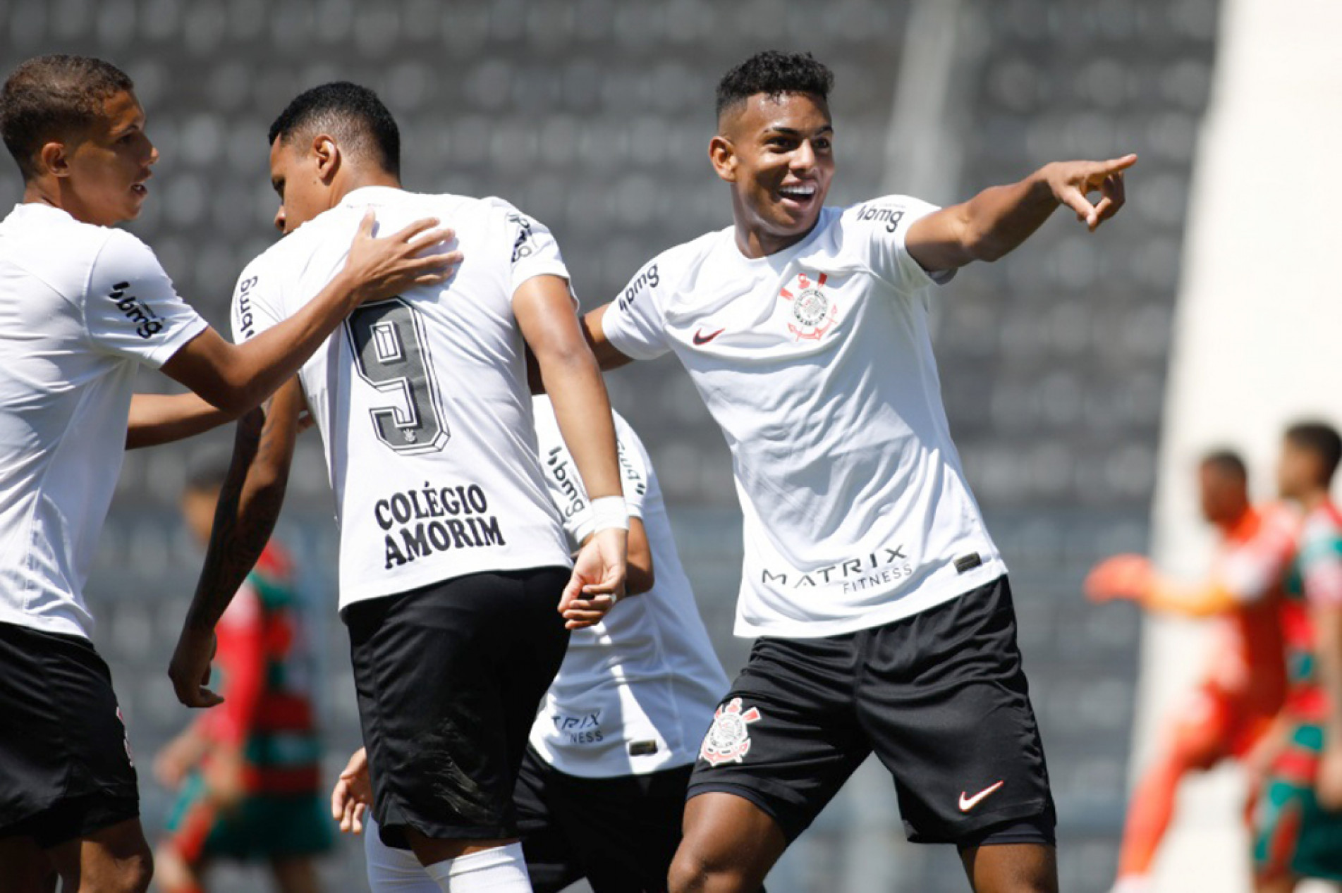 O zagueiro Tierry, 19 anos, foi campeão com o time de Parque São Jorge da Copinha deste ano
