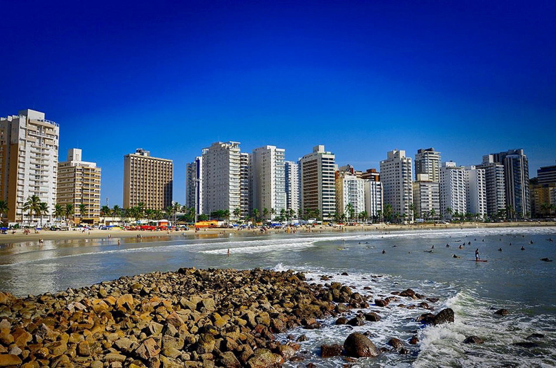 Destinos como Santos, Guarujá, São Sebastião e Ilhabela devem receber quatro milhões de visitantes
