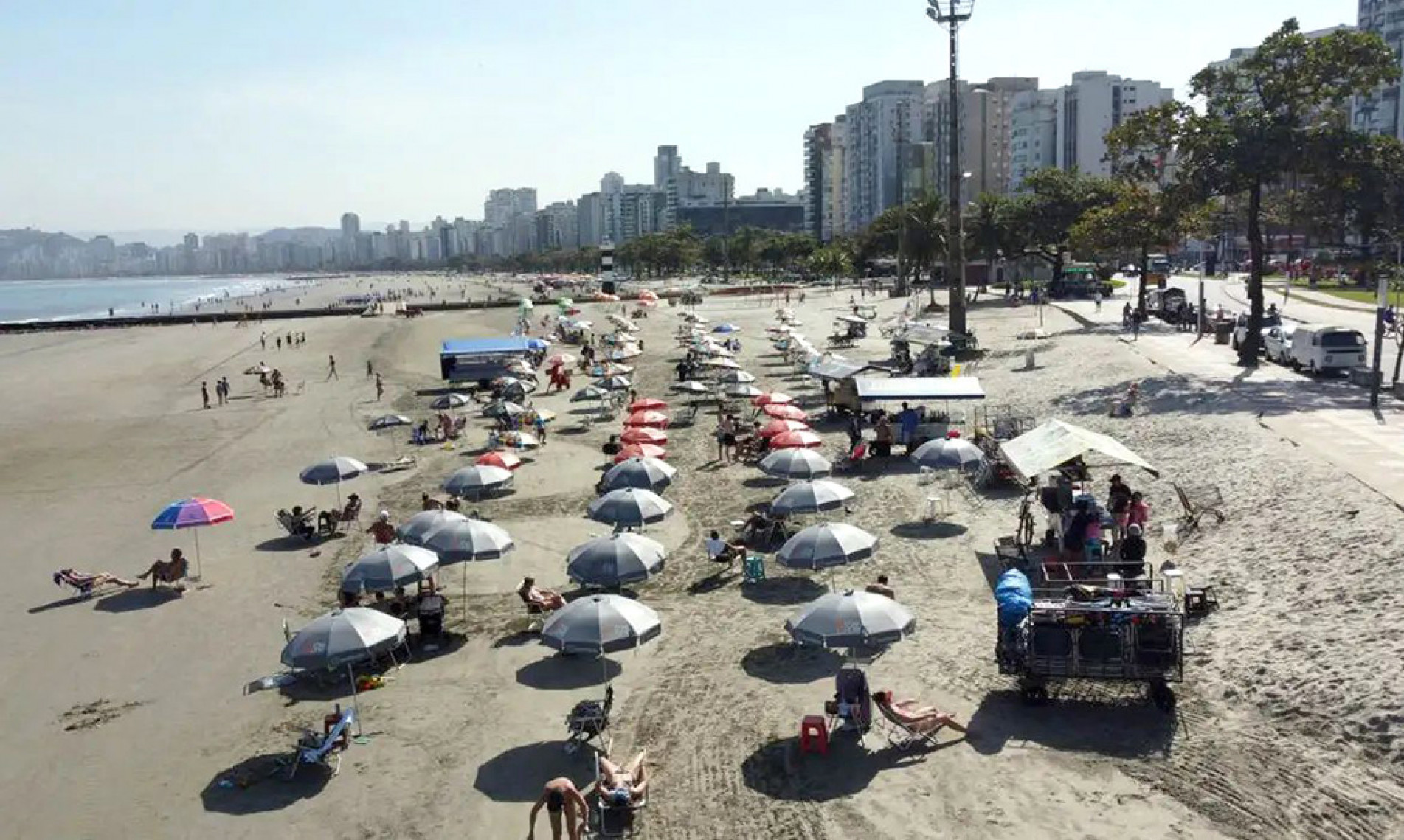 Cidades como Santos (foto) e Praia Grande recebem grande número de turistas nesta época
