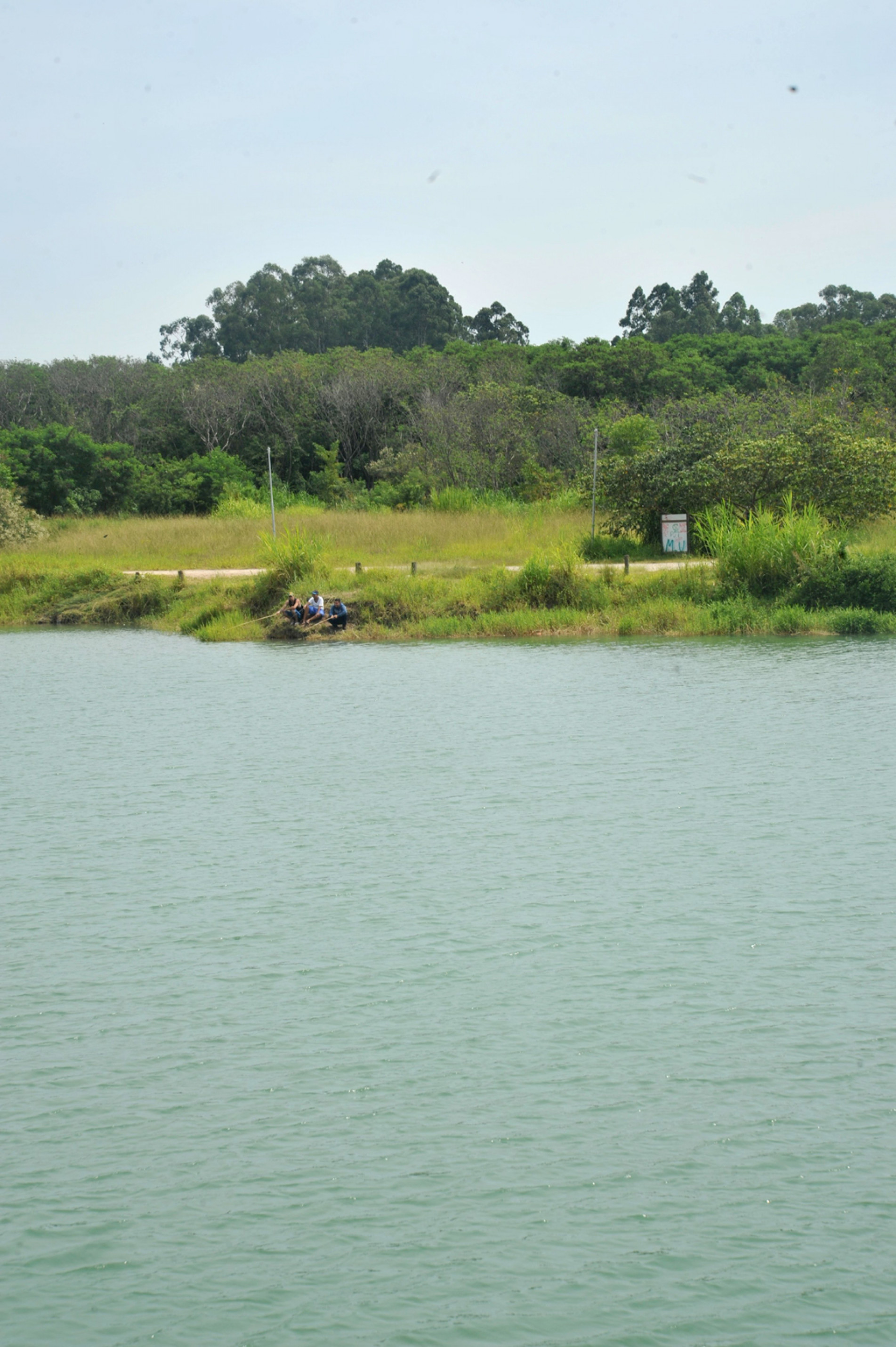 Pq. Porto das Águas tem lago e fica próximo ao rio